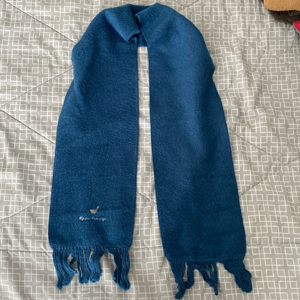 Peruvian Alpaca Camargo dark blue fringe scarf